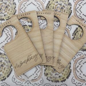 Days of the week outfit organizing hangers